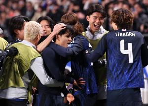 日媒：今日日本隊合練26人全員到齊，久保建英伊東純也等10人回歸