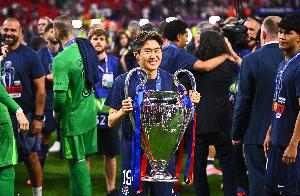 選擇＞努力！25歲李剛?cè)?奪歐冠成亞洲第一人，加盟巴黎3年奪11冠