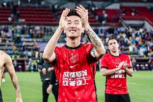 足球報：韋世豪迎來生涯最穩定階段，成為蓉城隊長有擔當